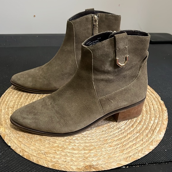 Cole Haan Leather Suede Olive Green Chealse Ankle Booties Size 8.5 - Picture 2 of 8